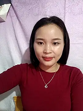 Snapshot of Lili_lovely chatting on October 24, 2025, 2:19 am Lili lovely online show from October 24, 2025, 2:19 am