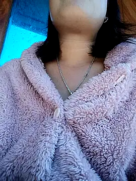 maycuc123 online show from November 30, 2025, 2:48 am