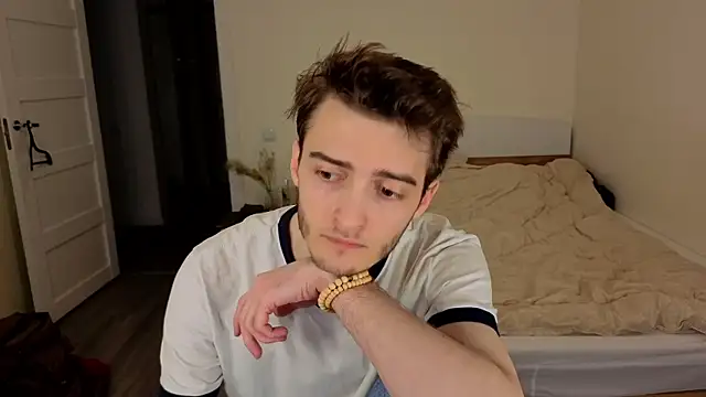 Snapshot of spider____man chatting on May 11, 2026, 5:21 pm spider man online show from May 11, 2026, 5:21 pm