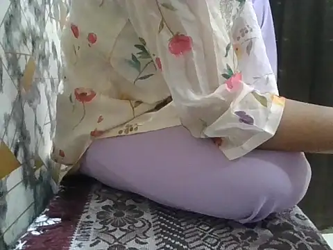 Roshani hoty online show from March 17, 2026, 9:45 am