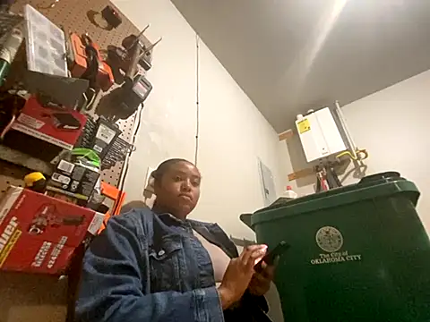 Snapshot of princesslivv chatting on October 21, 2025, 4:02 am princesslivv online show from October 21, 2025, 4:02 am