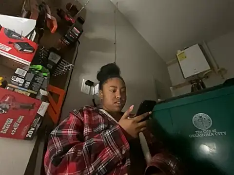 Snapshot of princesslivv chatting on October 29, 2025, 8:32 pm princesslivv online show from October 29, 2025, 8:32 pm