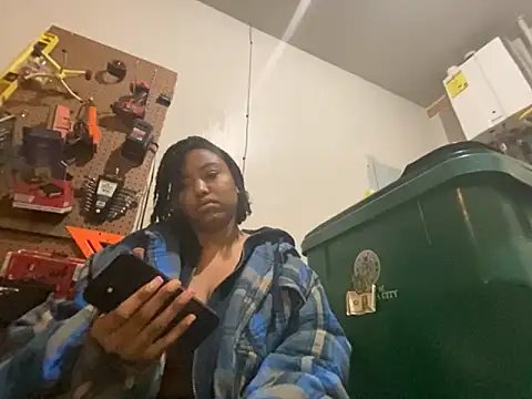 Snapshot of princesslivv chatting on November 24, 2025, 4:12 am princesslivv online show from November 24, 2025, 4:12 am