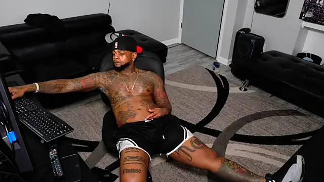 SLANGONDEMHOES online show from February 15, 2026, 5:09 pm