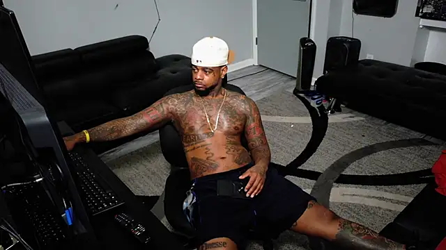 SLANGONDEMHOES online show from March 4, 2026, 1:28 pm