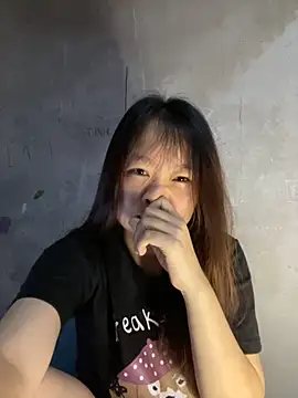 Hinne07 online show from November 14, 2025, 1:48 am