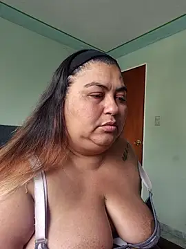 curvy diva  online show from February 28, 2026, 7:48 pm