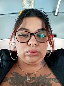 Snapshot of snow_belle chatting on October 19, 2025, 7:14 pm snow belle online show from October 19, 2025, 7:14 pm