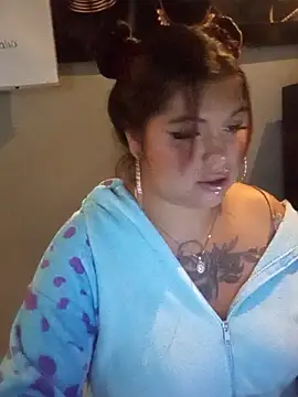 Snapshot of snow_belle chatting on October 21, 2025, 8:59 am snow belle online show from October 21, 2025, 8:59 am