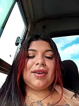 Snapshot of snow_belle chatting on October 29, 2025, 7:15 pm snow belle online show from October 29, 2025, 7:15 pm