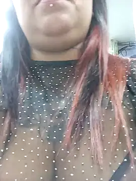 Snapshot of snow_belle chatting on November 7, 2025, 10:54 pm snow belle online show from November 7, 2025, 10:54 pm