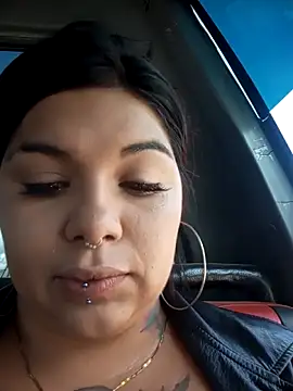 Snapshot of snow_belle chatting on November 22, 2025, 7:13 pm snow belle online show from November 22, 2025, 7:13 pm