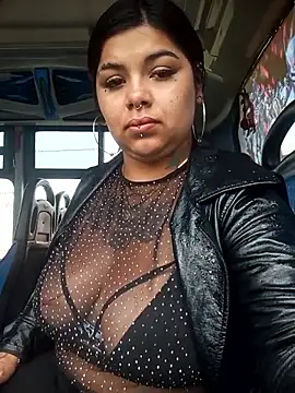 Snapshot of snow_belle chatting on November 30, 2025, 6:34 pm snow belle online show from November 30, 2025, 6:34 pm