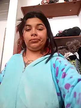 snow belle online show from December 2, 2025, 6:58 pm