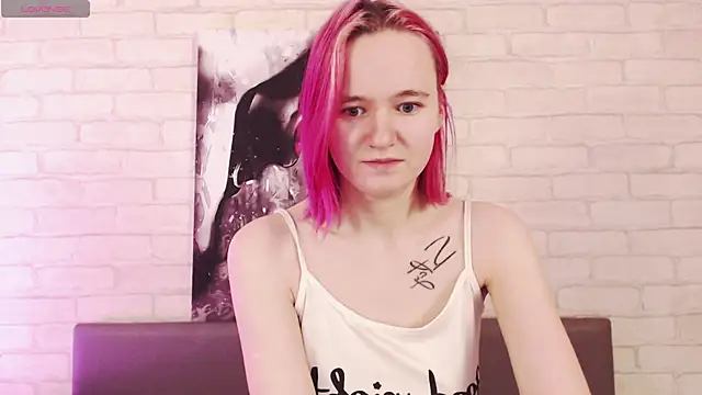 Ericha Stone online show from October 4, 2025, 2:20 am