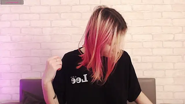 Ericha Stone online show from February 3, 2026, 2:10 am