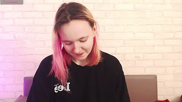 Ericha Stone online show from February 18, 2026, 1:34 am