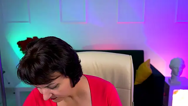 HelenBeler online show from September 17, 2025, 8:38 am