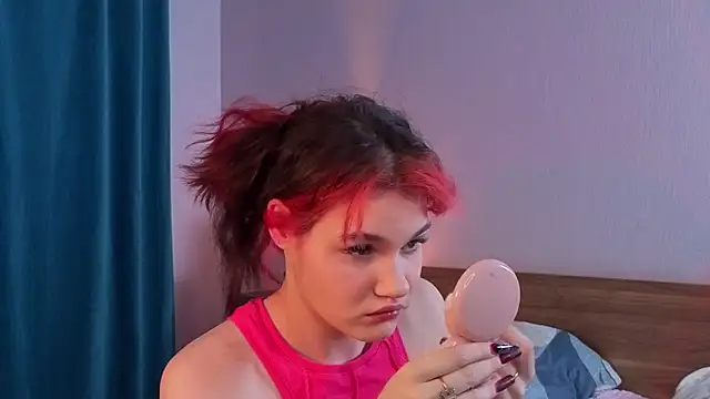 MauraSpurrier online show from October 25, 2025, 6:35 pm