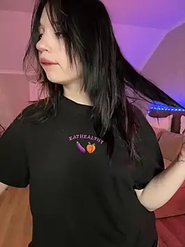 YourLittleDevil online show from March 6, 2026, 5:26 am