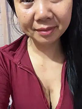 Snapshot of Binjt chatting on March 4, 2026, 7:42 pm Binjt online show from March 4, 2026, 7:42 pm