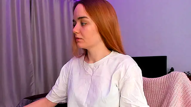 JanetShy online show from December 2, 2025, 7:03 am