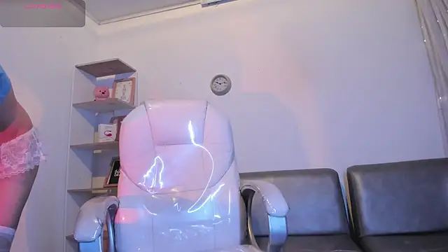 Snapshot of Angeel_of_lust chatting on October 28, 2025, 4:27 am Angeel of lust online show from October 28, 2025, 4:27 am