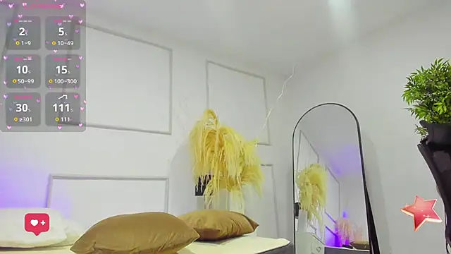 Emilywillis8 online show from November 22, 2025, 1:32 pm