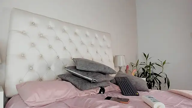 Viictoriia Lopez online show from September 9, 2025, 4:23 am