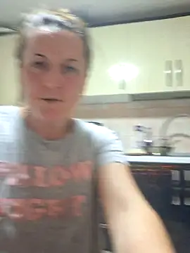 Fluturas2 online show from October 19, 2025, 6:08 pm