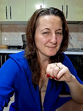 Fluturas2 online show from November 14, 2025, 9:46 pm