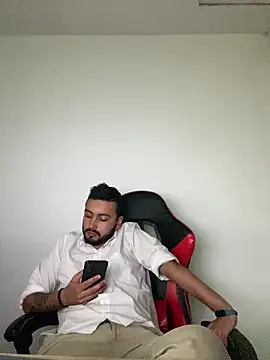 cristopher wallacee online show from November 11, 2025, 11:16 pm