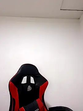 cristopher wallacee online show from November 24, 2025, 11:15 pm