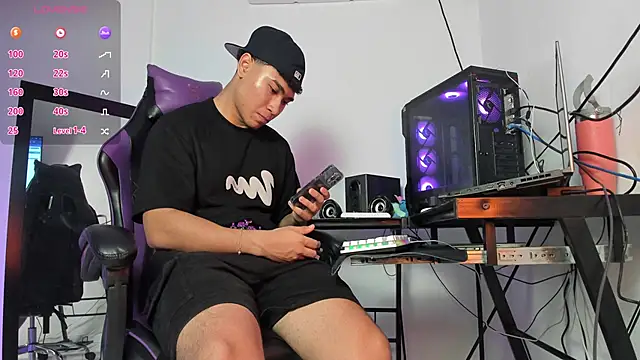 kenji azura1 online show from November 3, 2025, 7:53 am