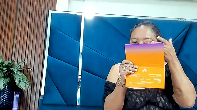 VictoriaSanz online show from October 14, 2025, 7:58 pm