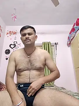 Snapshot of Frvgggghh chatting on December 17, 2025, 6:03 pm Frvgggghh online show from December 17, 2025, 6:03 pm