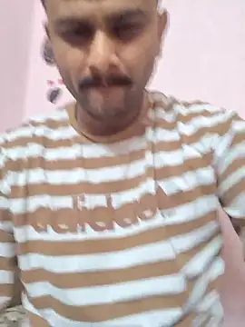 Snapshot of Frvgggghh chatting on January 10, 2026, 10:36 pm Frvgggghh online show from January 10, 2026, 10:36 pm