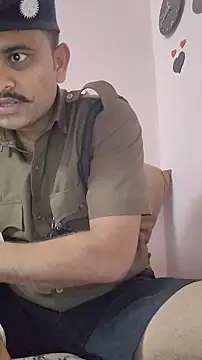 Snapshot of Frvgggghh chatting on January 14, 2026, 5:07 pm Frvgggghh online show from January 14, 2026, 5:07 pm