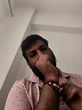 vinay smalldick online show from April 5, 2026, 3:58 am