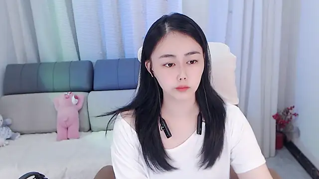 BOBO-jiang online show from October 11, 2025, 2:04 pm