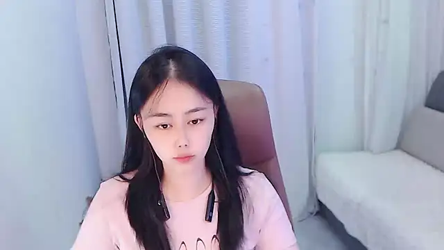 BOBO-jiang online show from October 13, 2025, 2:06 pm