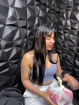 Snapshot of lil_charme chatting on September 9, 2025, 10:09 pm lil charme online show from September 9, 2025, 10:09 pm