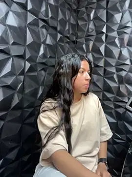 Snapshot of lil_charme chatting on September 29, 2025, 3:06 pm lil charme online show from September 29, 2025, 3:06 pm