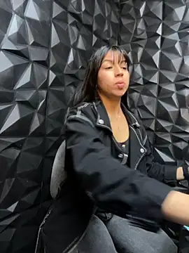 Snapshot of lil_charme chatting on October 4, 2025, 6:06 pm lil charme online show from October 4, 2025, 6:06 pm