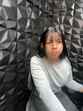 Snapshot of lil_charme chatting on October 9, 2025, 2:37 pm lil charme online show from October 9, 2025, 2:37 pm