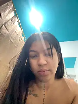 Snapshot of lil_charme chatting on October 24, 2025, 2:02 pm lil charme online show from October 24, 2025, 2:02 pm