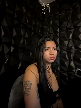 Snapshot of lil_charme chatting on October 29, 2025, 6:53 pm lil charme online show from October 29, 2025, 6:53 pm