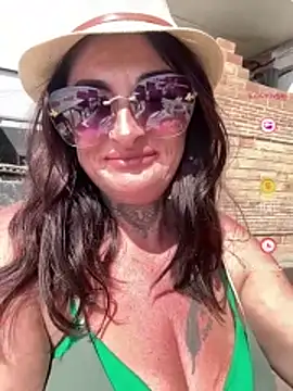 Snapshot of IrishmilfAnna chatting on May 18, 2026, 9:04 am IrishmilfAnna online show from May 18, 2026, 9:04 am
