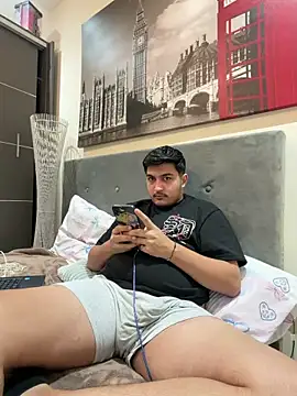 mixedcouplee69 online show from November 6, 2025, 11:04 pm