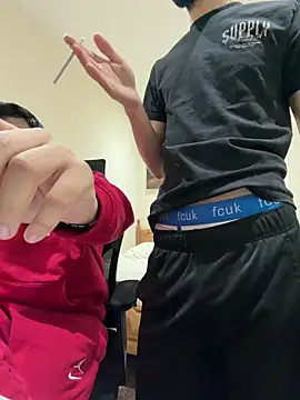 mixedcouplee69 online show from December 17, 2025, 9:43 pm